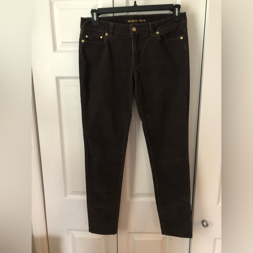Like new! Women’s Michael Kors brown “skinny” corduroy pants.